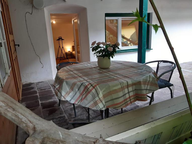 Studio In Altstadthaus Sankt Veit an der Glan Exterior foto